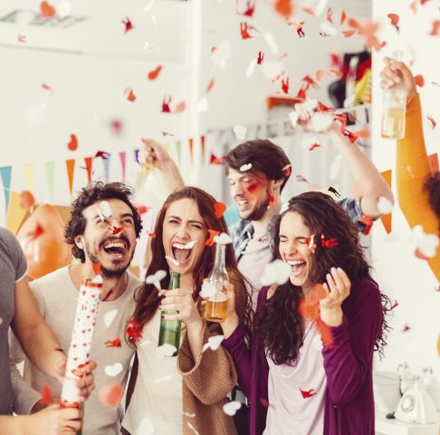 1653641997_1-kartinkof-club-p-veselaya-kompaniya-kartinki-1